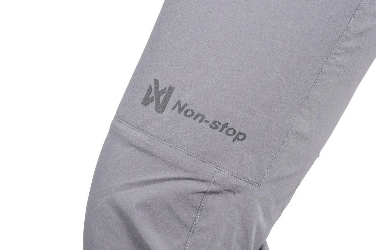 Non-stop dogwear Trail Quest Pants Women’s movement Freedom a flexible design with a dimond crotch, articulated knees and four-way stretch fabric ensures freedom of movement
