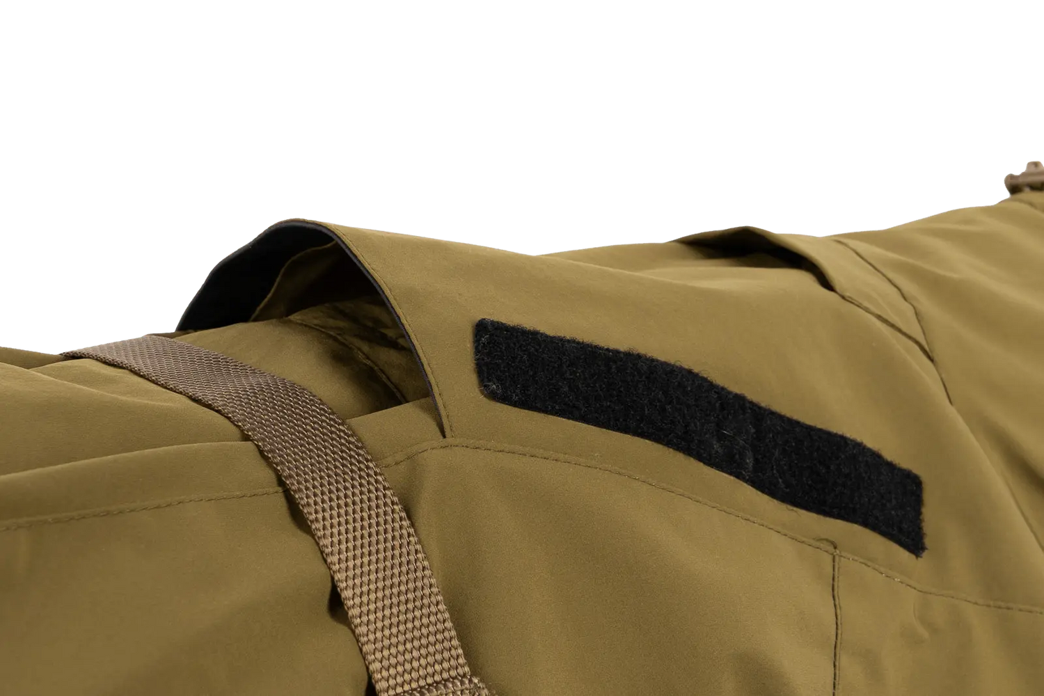 Non-stop Dogwear Glacier dog jacket WD leash openings and leg straps detail