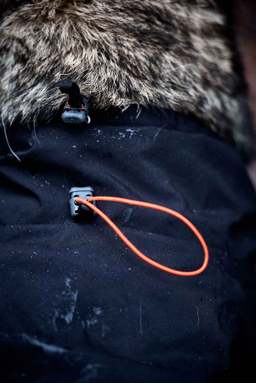 Non-stop dogwear Trekking Dog RaincoatNon-stop Dogwear Trekking dog raincoat adjustable collar detail